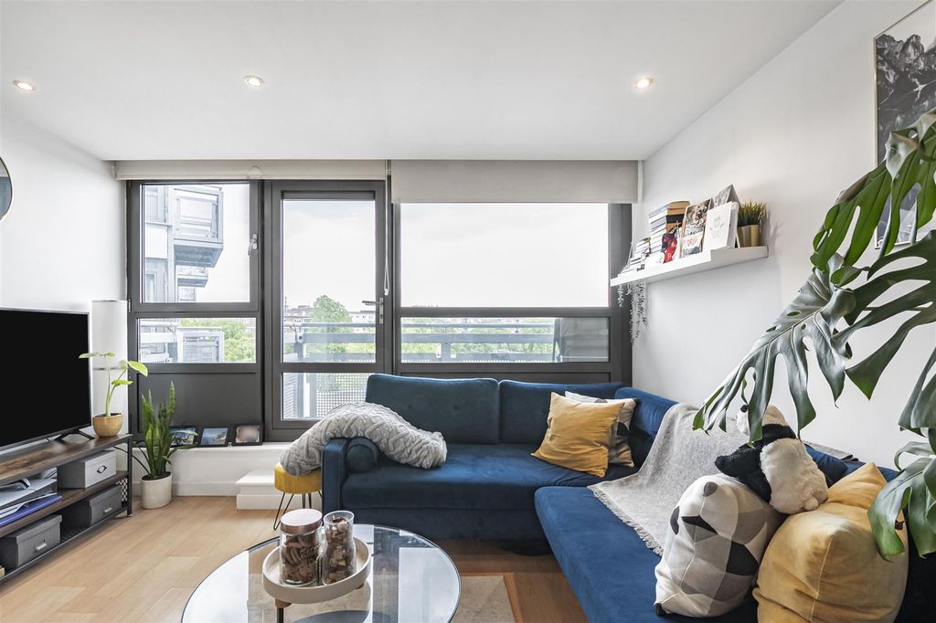 Property photo 3 of 12 Eden_Harper_-Courtenay_House-6.Jpg