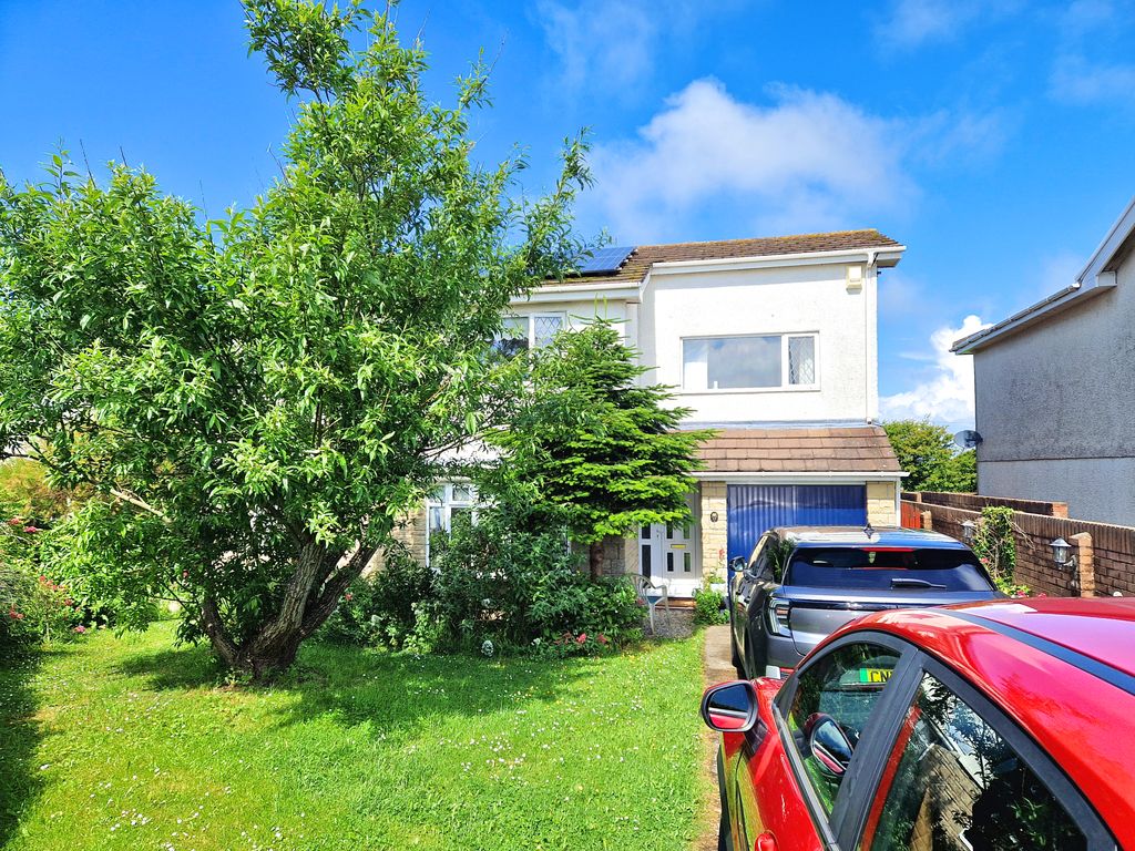 Property photo 1 of 40