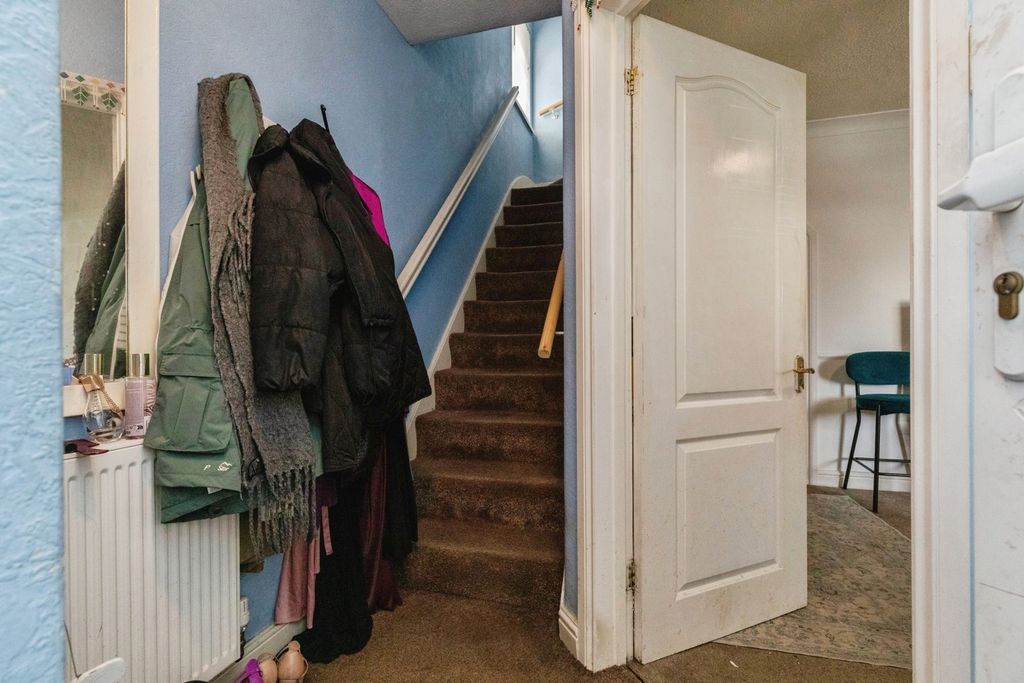 Property photo 2 of 20 Pbox-Img.Jpg