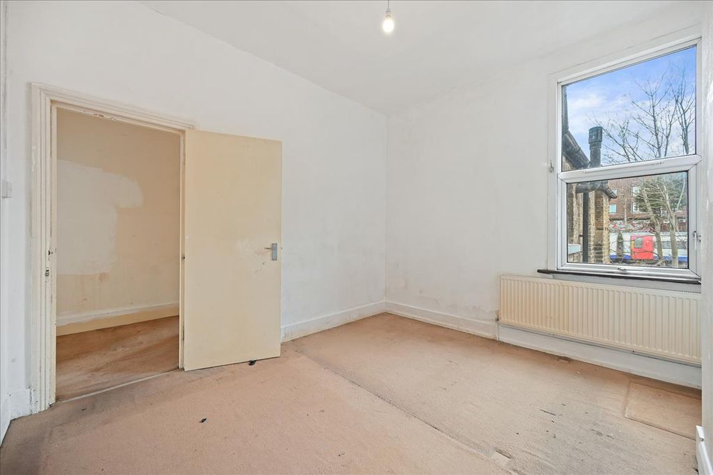 Property photo 3 of 8