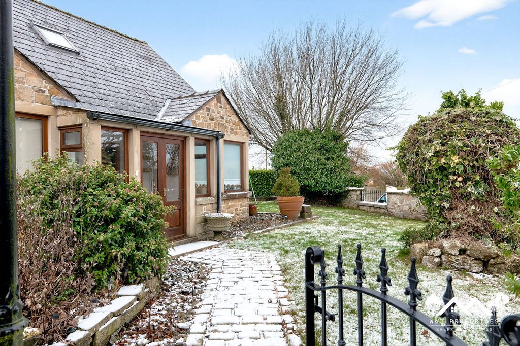 Property photo 2 of 52