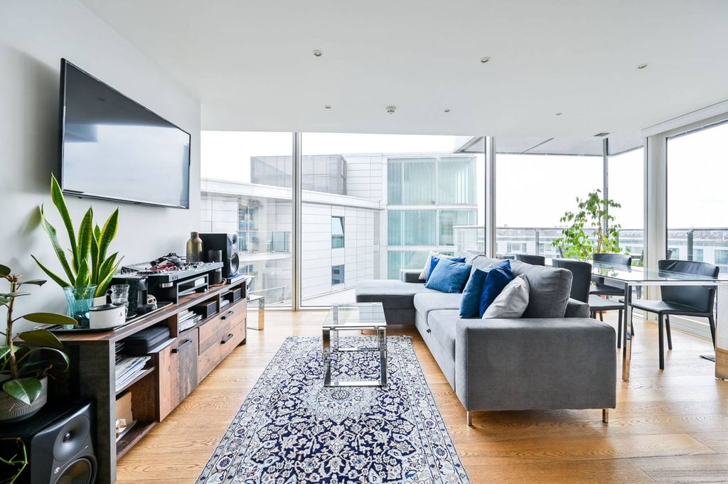 Property photo 3 of 7