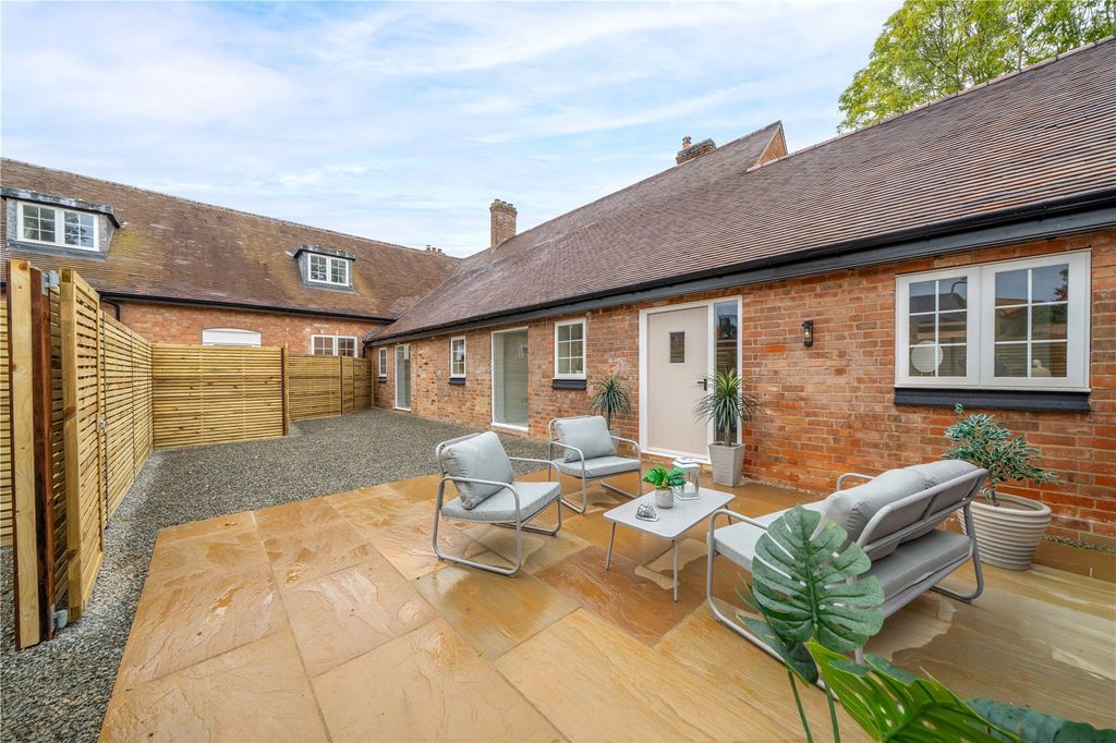 Property photo 1 of 37 Picture No. 35