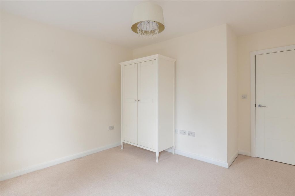 Additional image 13 of 2 bed flat for saleMilton Road, Haywards Heath RH16