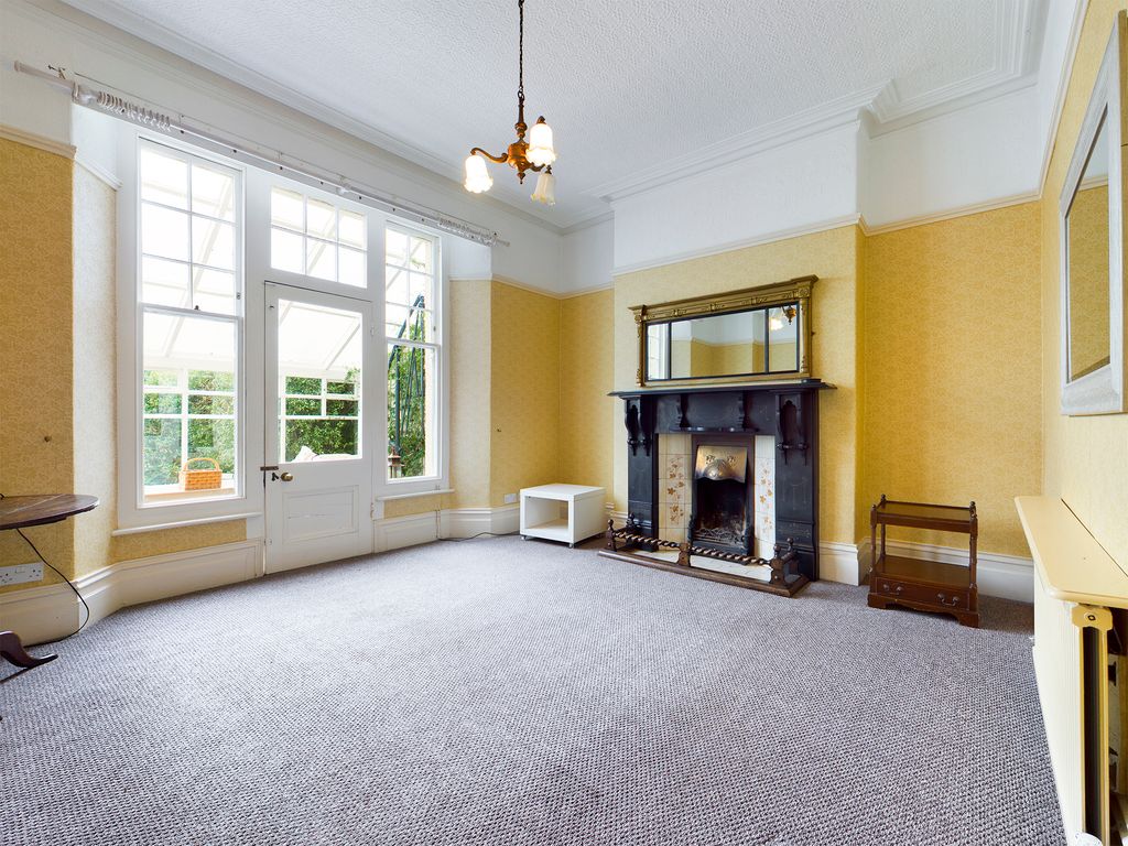 Property photo 3 of 36