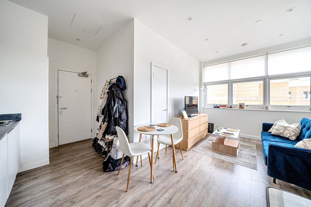 Property photo 3 of 10