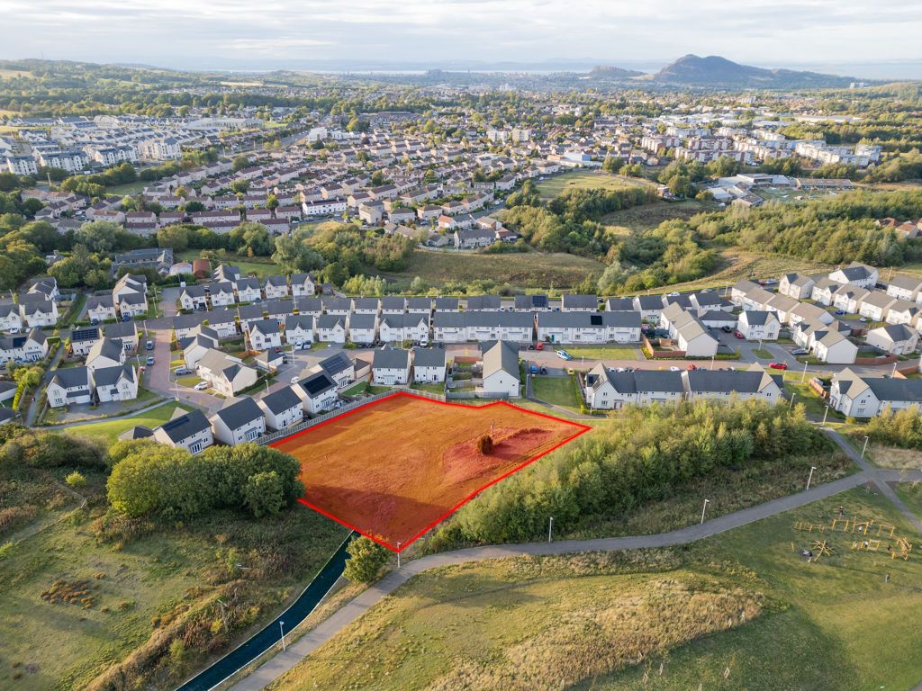 Property photo 3 of 6 Photo 5