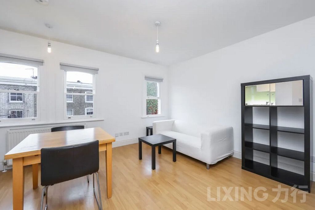 Property photo 2 of 8