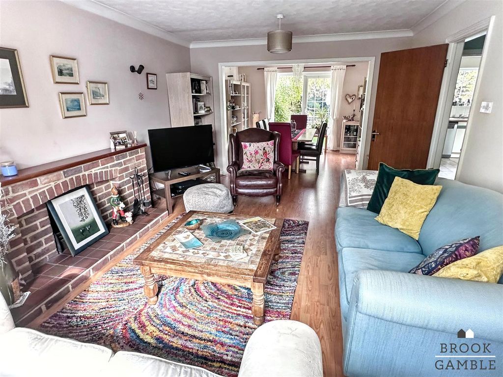 Property photo 3 of 28 01323 438506