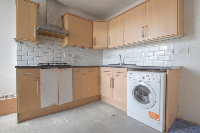 Property photo 2 of 9 Photo 3