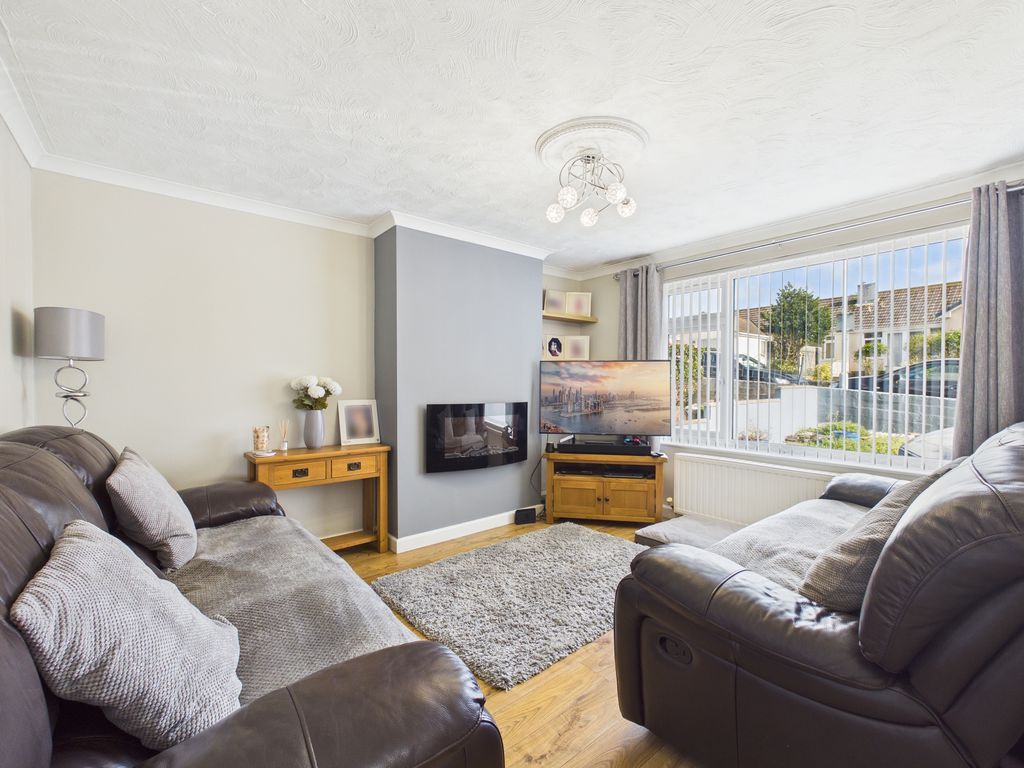 Property photo 2 of 12 Lounge