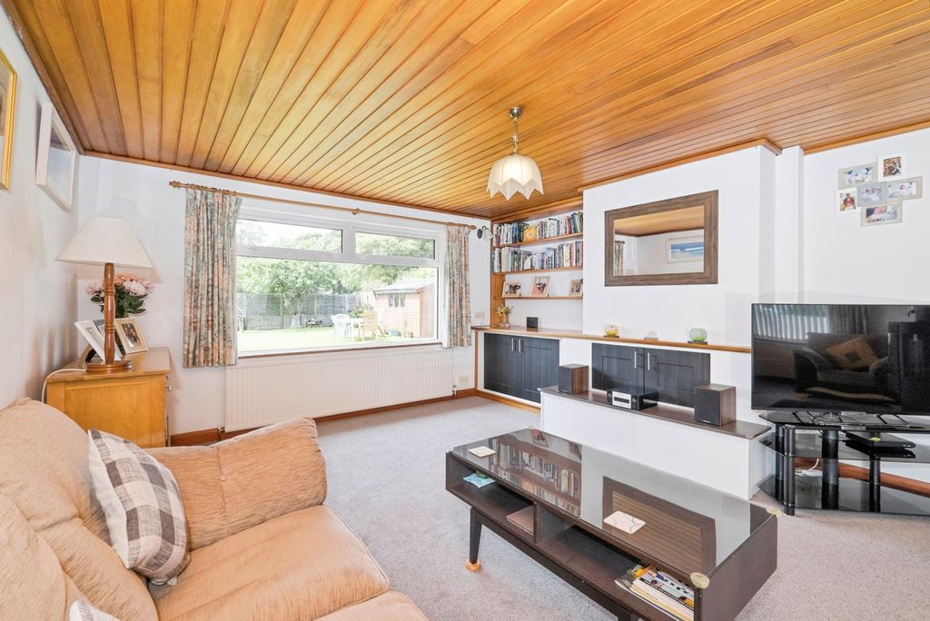 Property photo 2 of 17 Photo