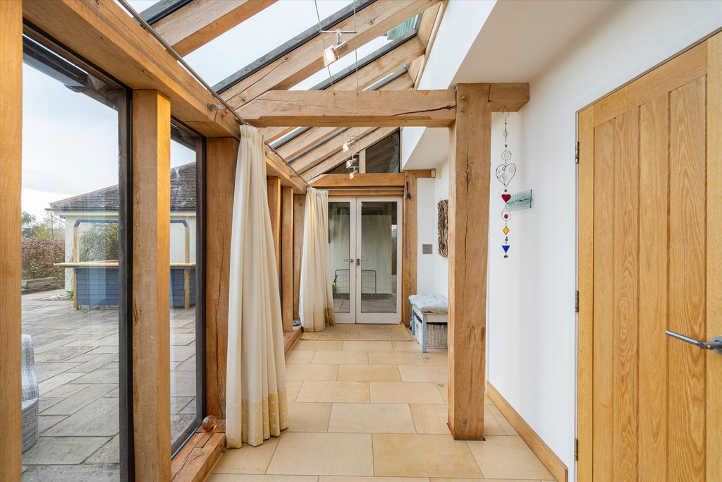 Property photo 2 of 22 Image