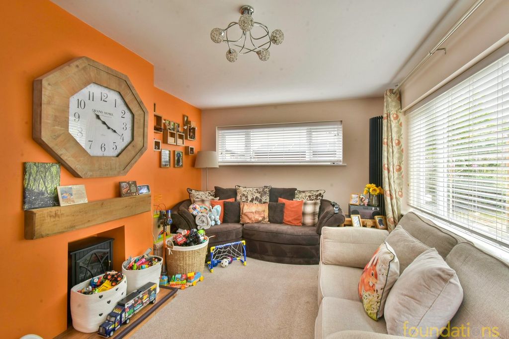 Property photo 3 of 14