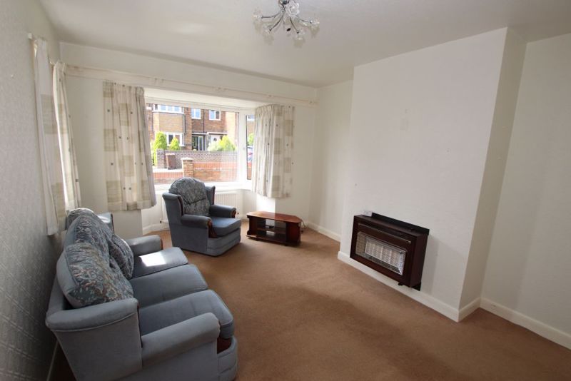 Property photo 2 of 11 Lounge Photo 1