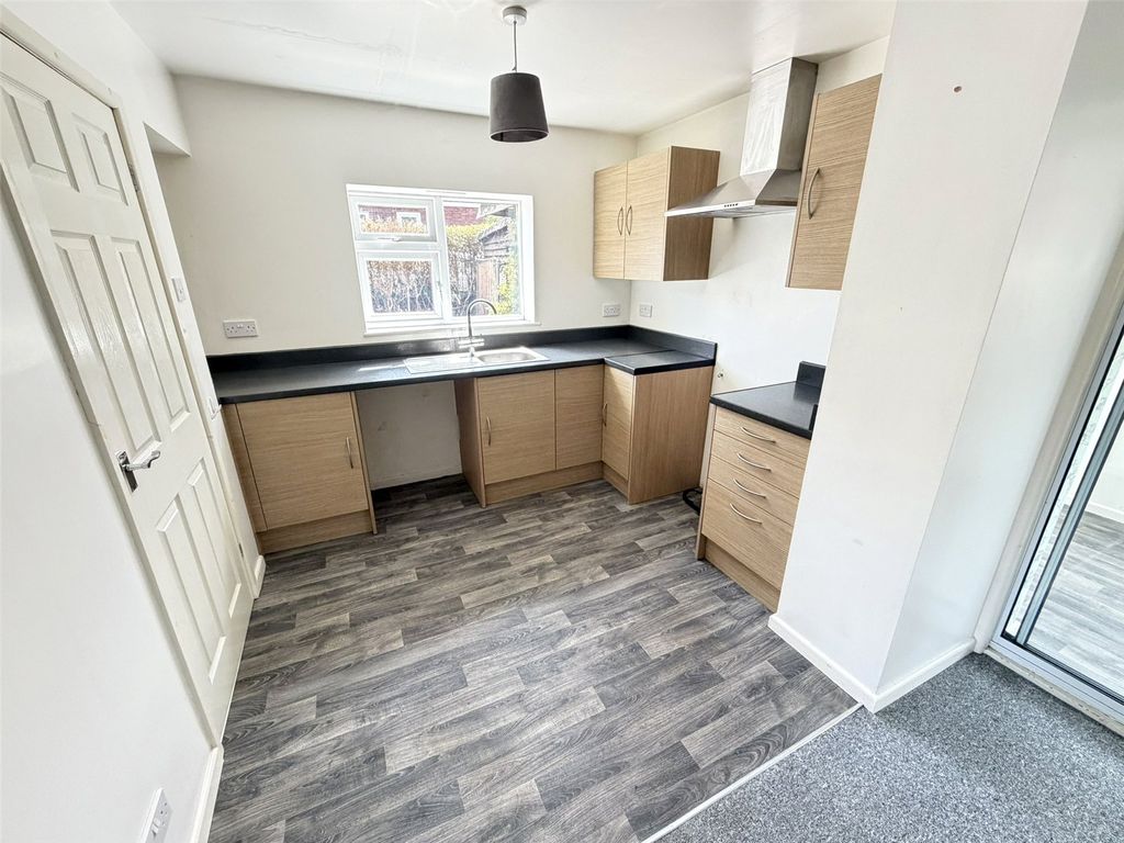 Property photo 2 of 19 Picture No. 05