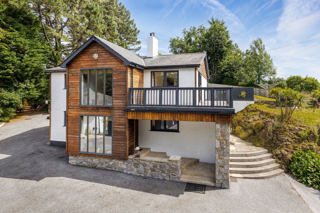 Property photo 2 of 52