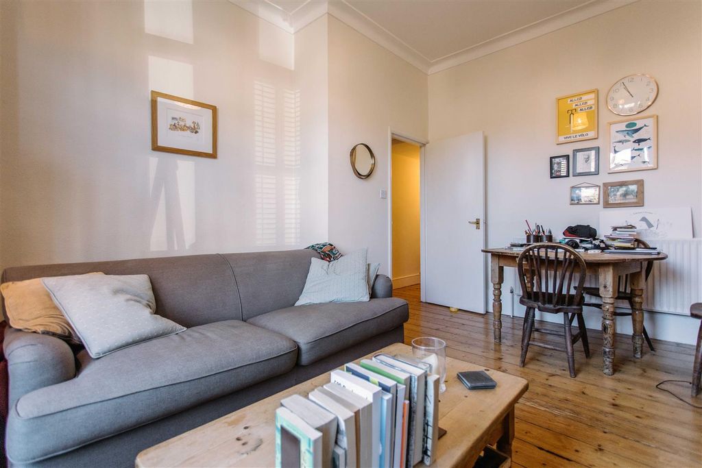 Property photo 3 of 13 Oo_Beatrice Road_Davies Davies_18.Jpg