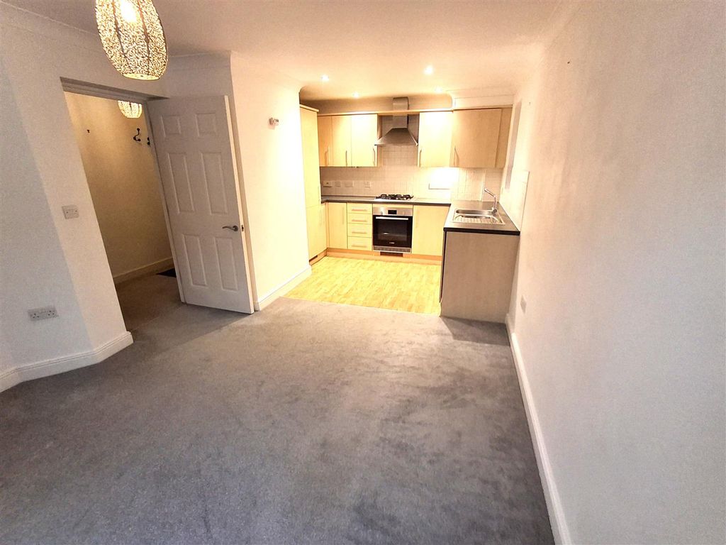 Property photo 2 of 6 Kitchen.Jpg