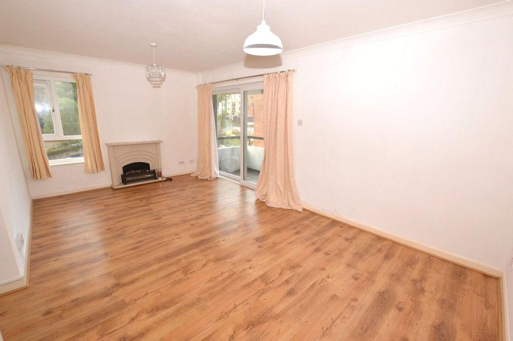 Property photo 3 of 9 3 - Picture No. 03