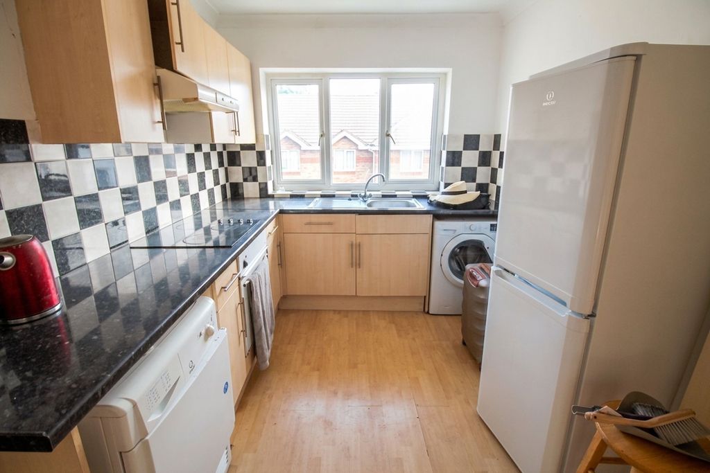 Property photo 2 of 12