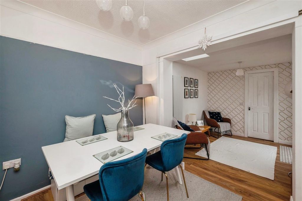 Property photo 3 of 26