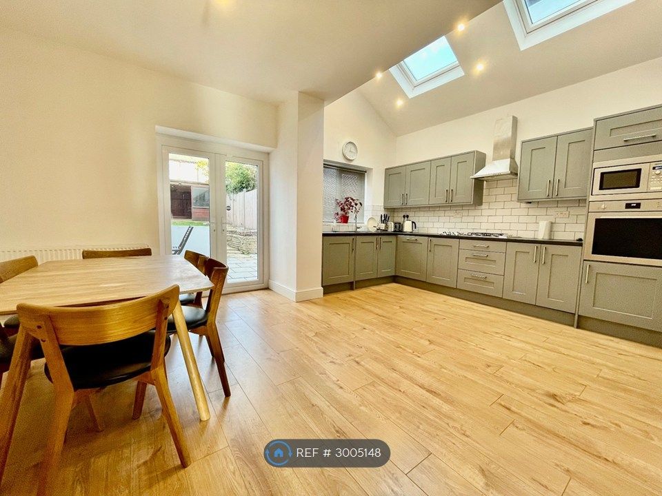 Property photo 1 of 12 Kitchen/Diner
