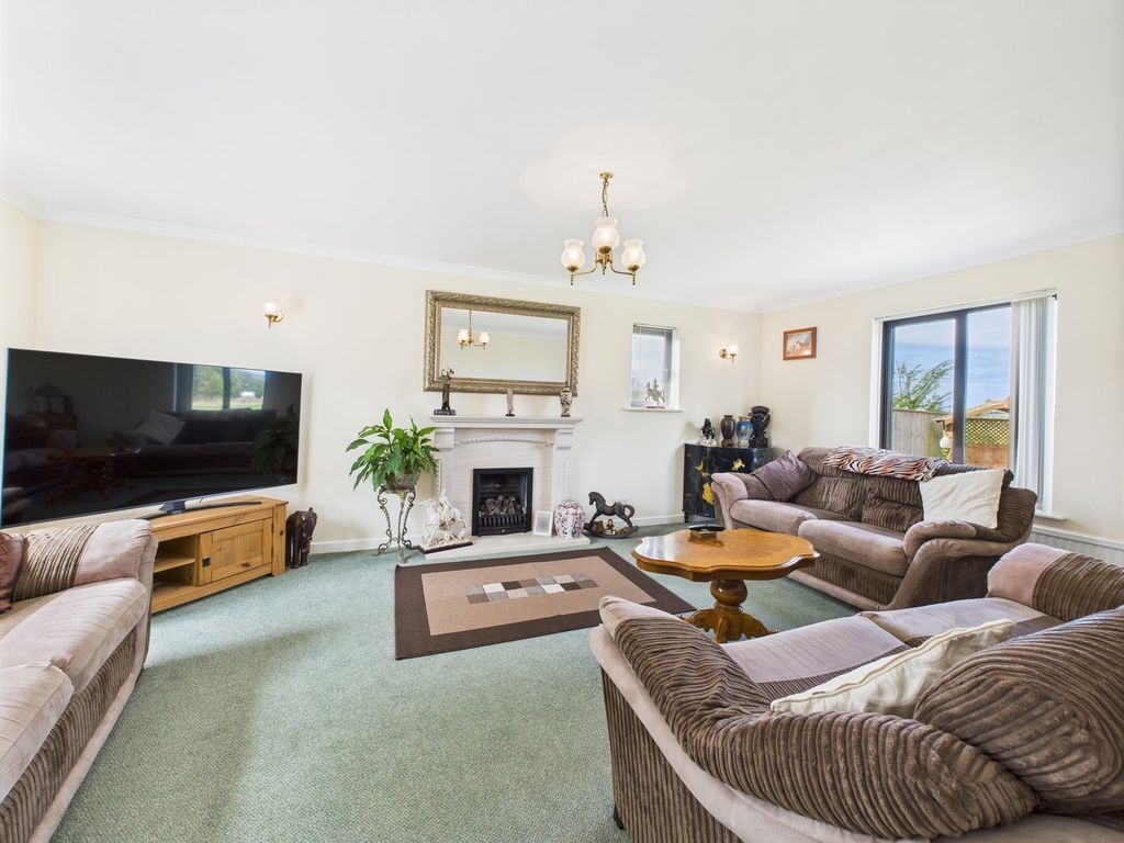 Property photo 3 of 34