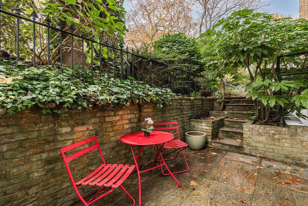 Property photo 3 of 20 Gledhow Gardens 5_7-3-2. Low Res.Jpg