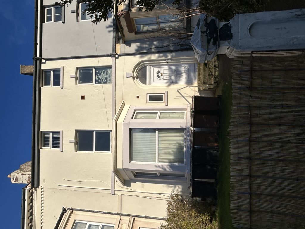 Property photo 1 of 2 2 Bed Flat To Rent Waterloo Road, Waterloo L22