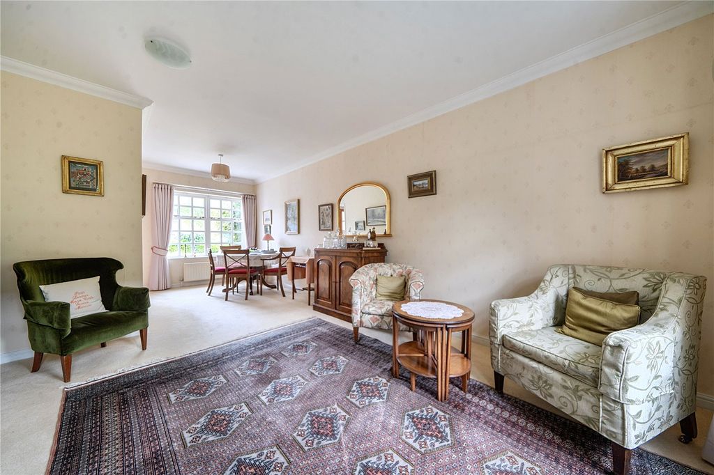 Property photo 3 of 19 Sitting Room