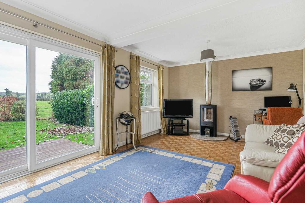 Property photo 2 of 21