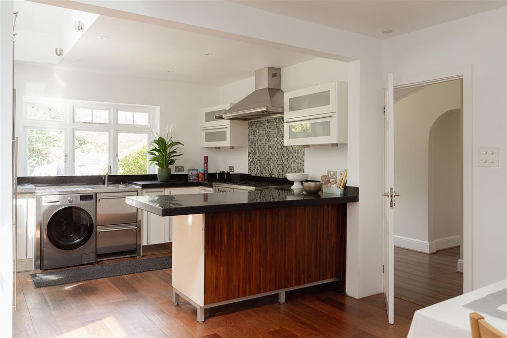 Property photo 2 of 22 7.Jpg
