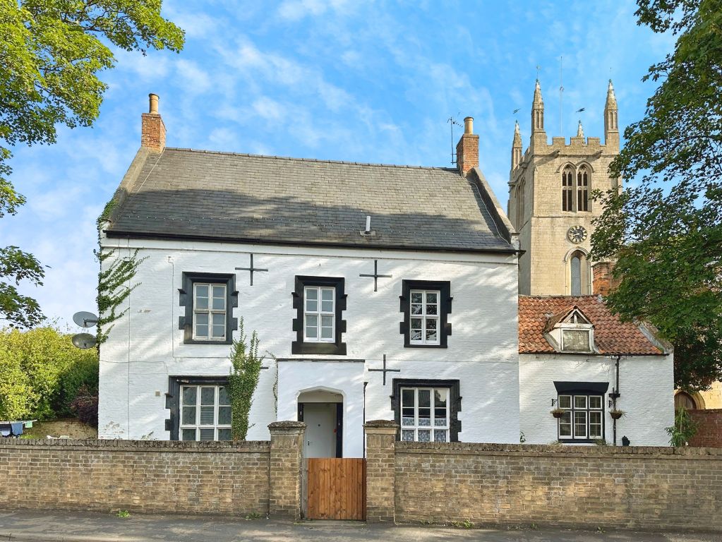 Property photo 1 of 12
