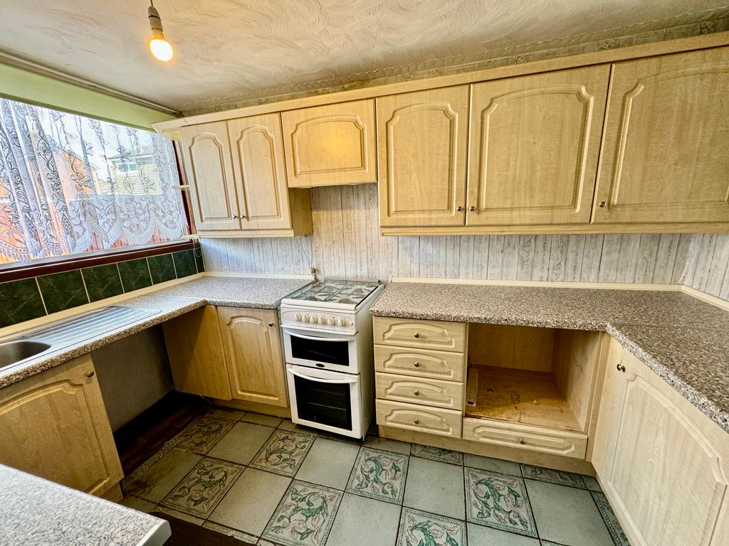Property photo 2 of 14 Image