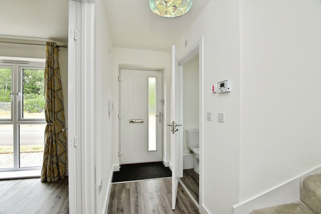 Property photo 3 of 20 Pbox-Img.Jpg