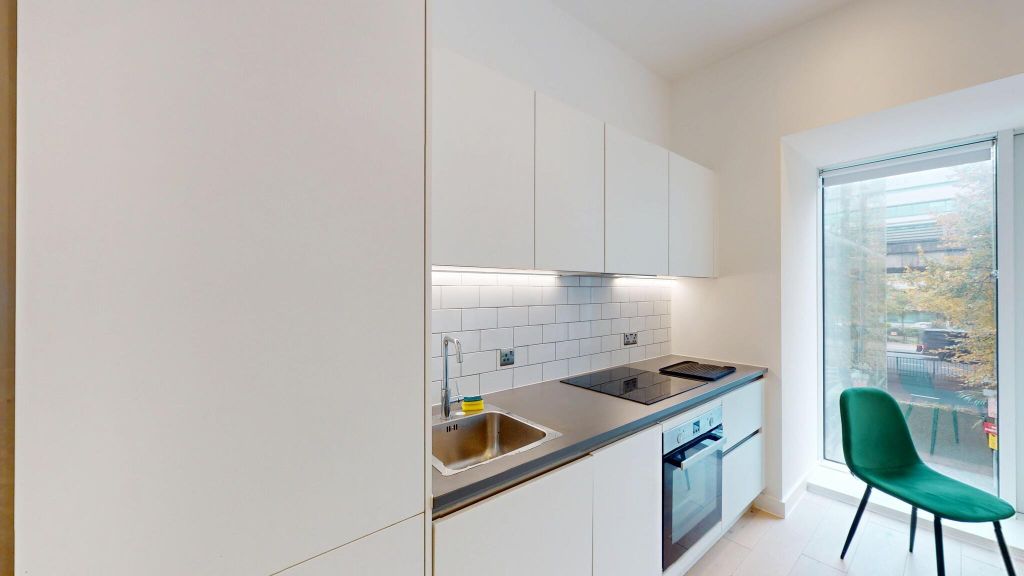 Property photo 2 of 17 Kitchen