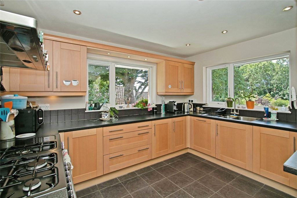Property photo 3 of 18 Picture No. 17