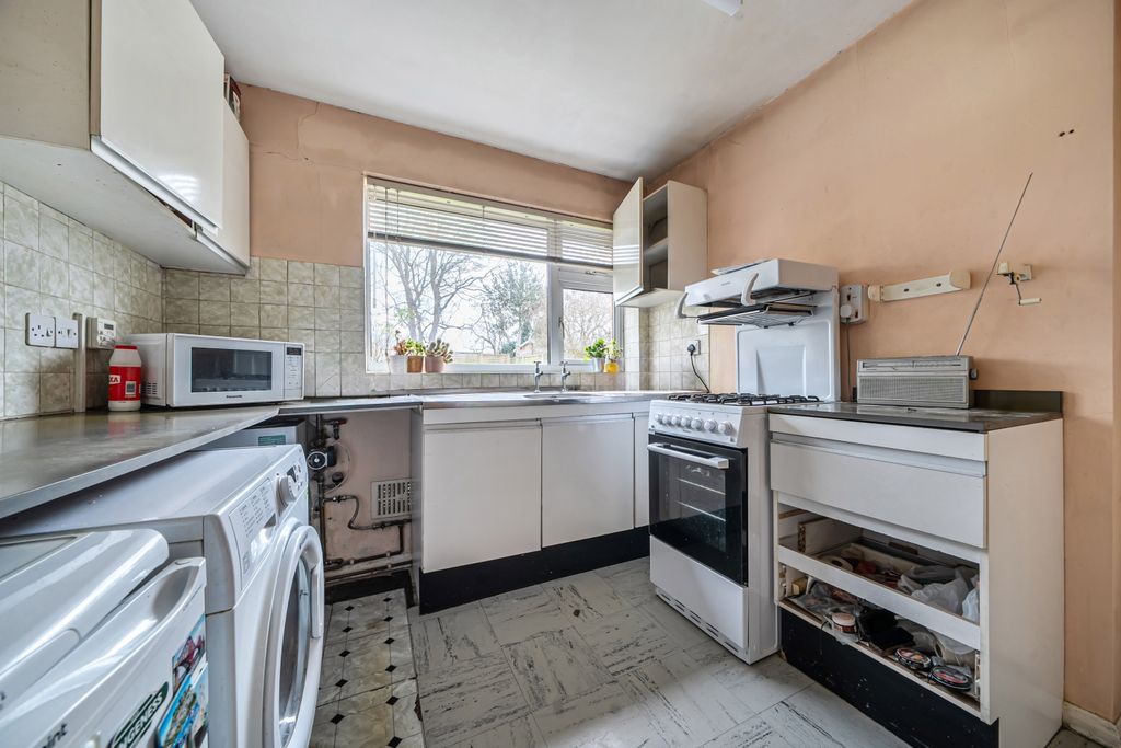 Property photo 3 of 13 Kitchen