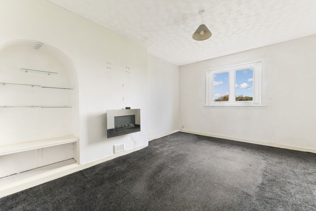 Property photo 1 of 28