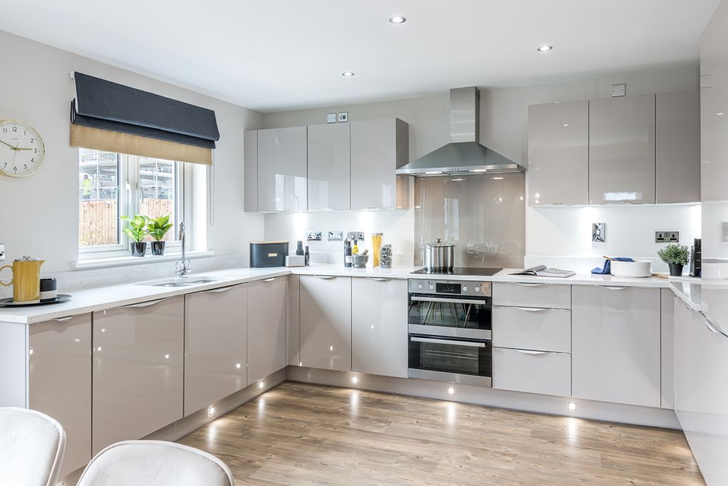 Property photo 3 of 10 Harris 4 Bedroom Home, Open-Plan Kitchen/Dining Room