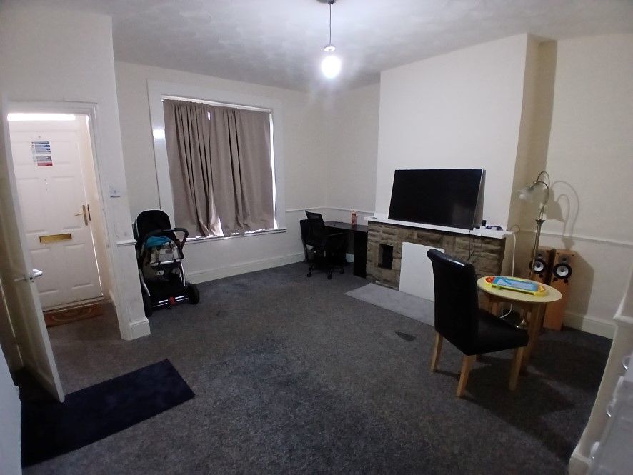 Property photo 2 of 8