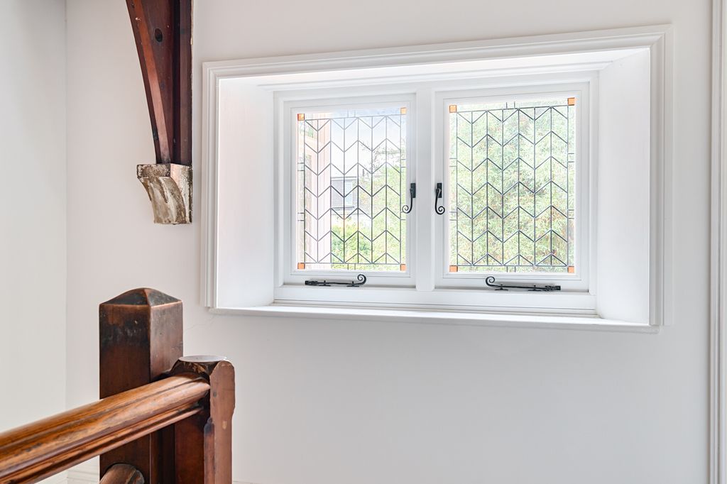 Property photo 2 of 9 Landing