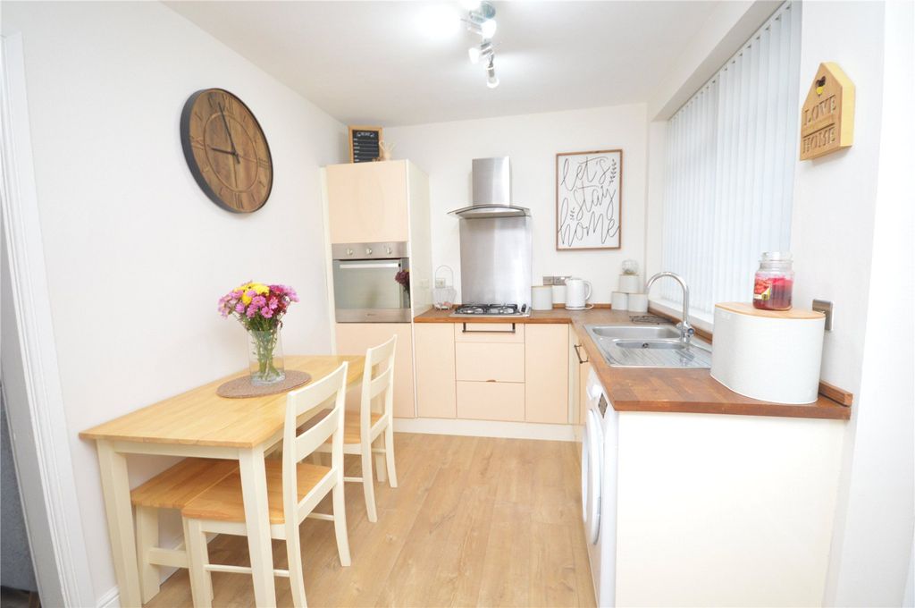 Property photo 3 of 12 Picture 3