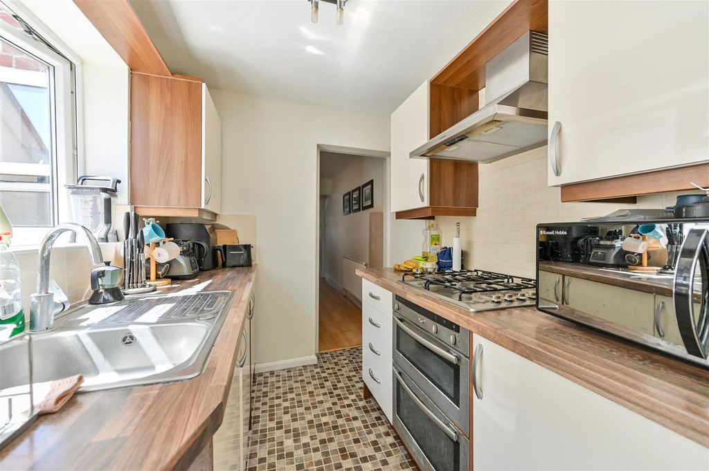 Property photo 3 of 10