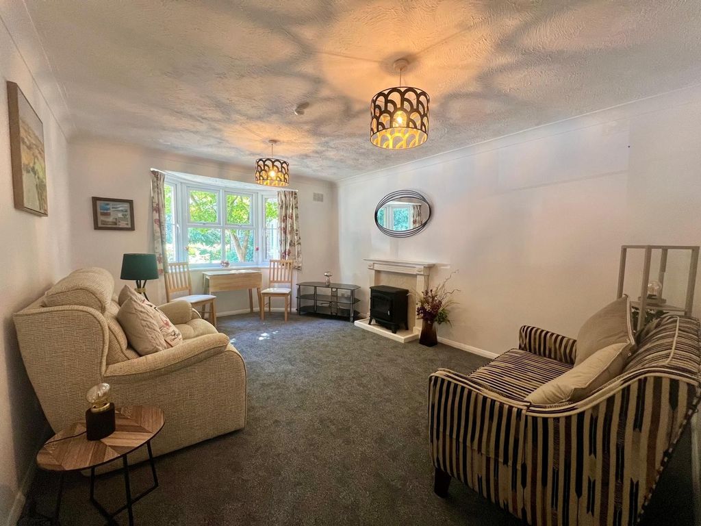 Property photo 3 of 9