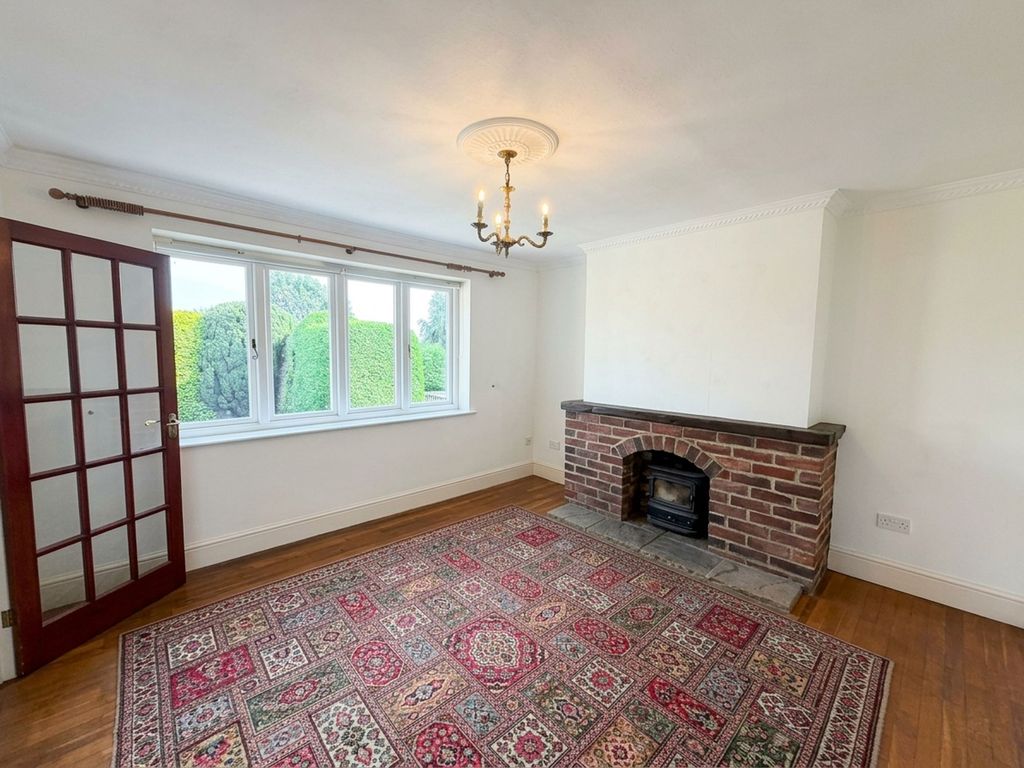 Property photo 3 of 14 Dining Room