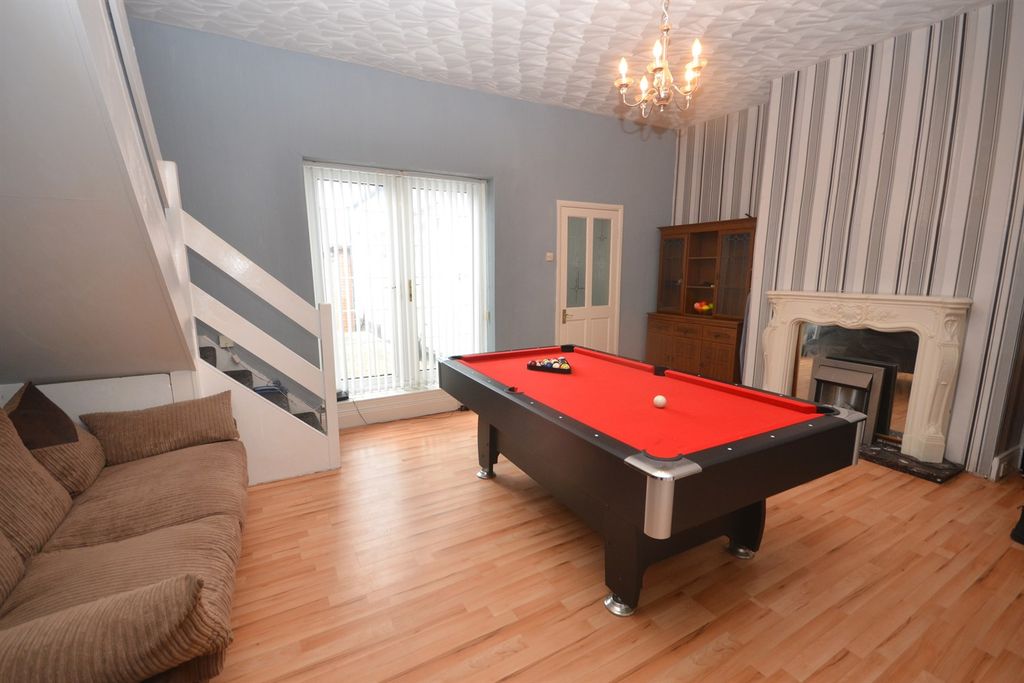 Property photo 3 of 10 Dining Room
