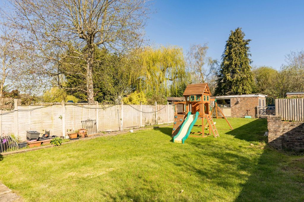 Property photo 1 of 27