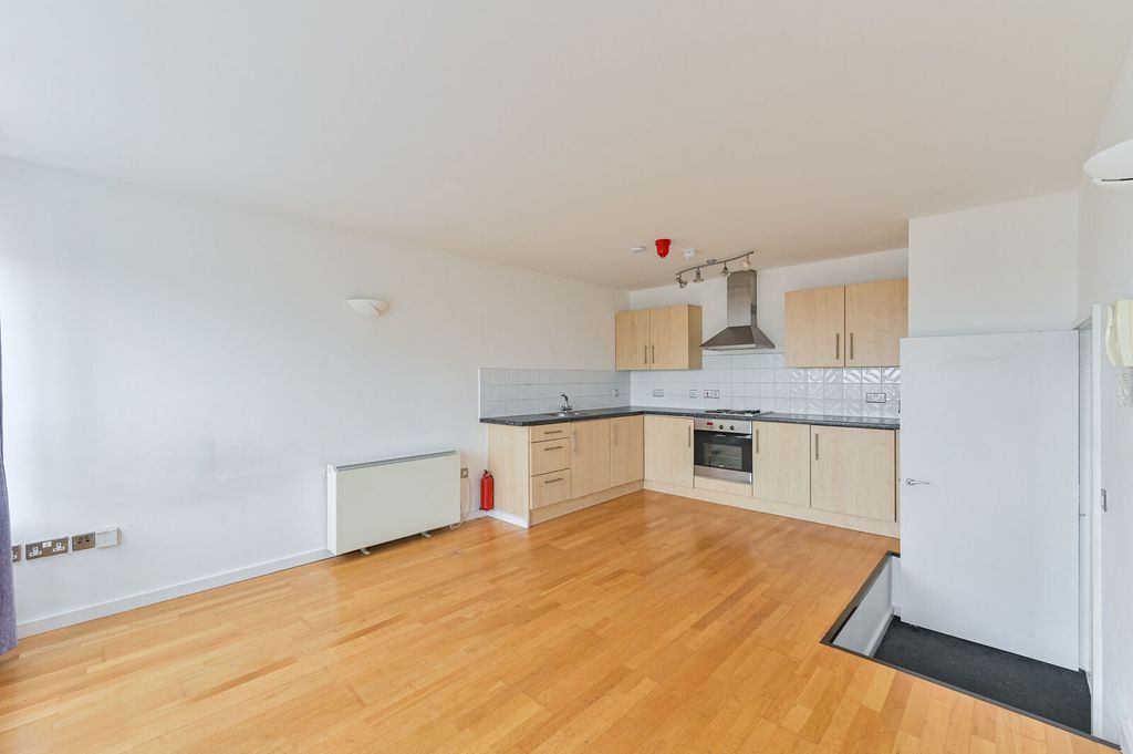 Property photo 2 of 11